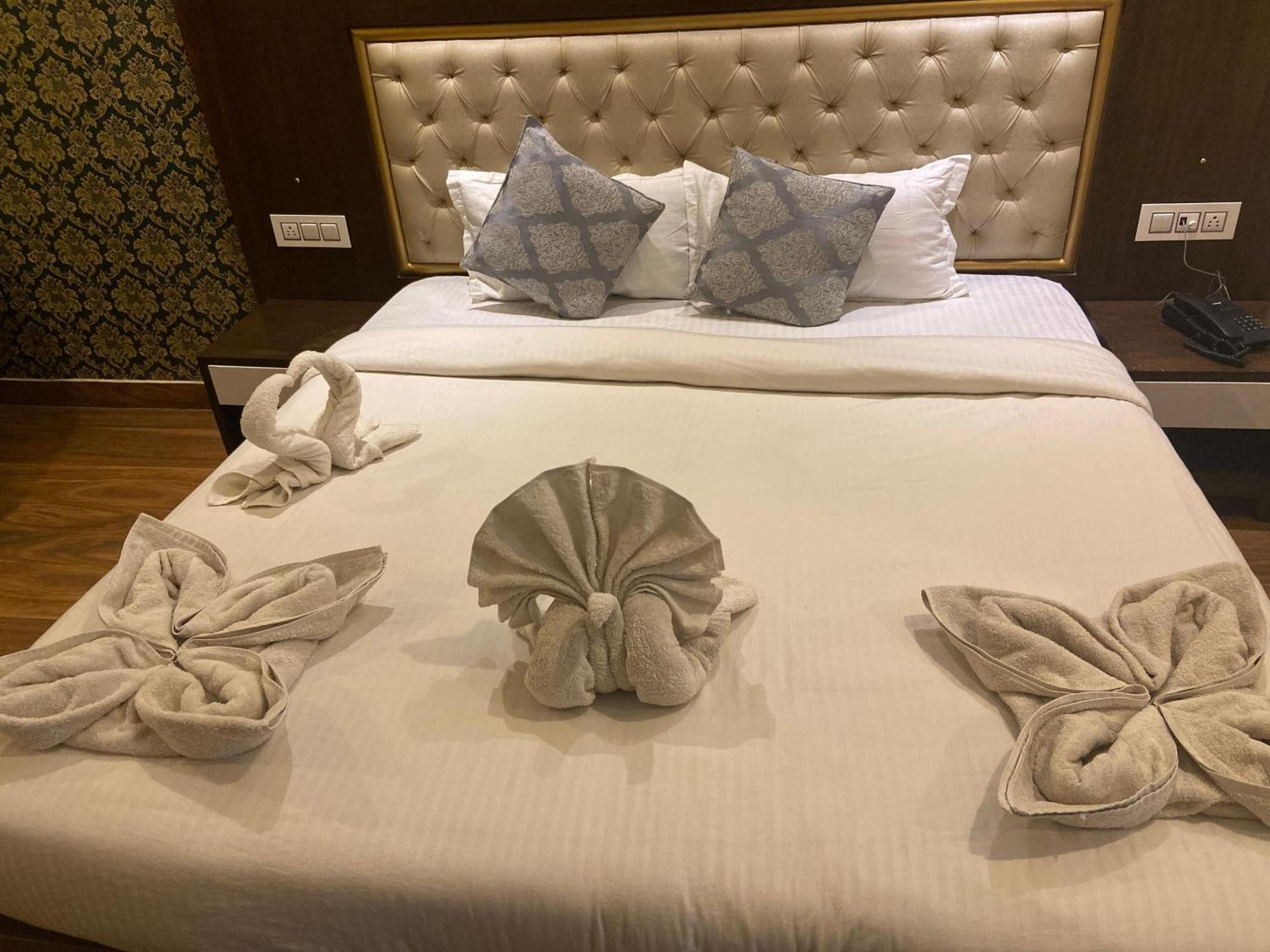 Hotel Ambika Residency Manali — Photos 1